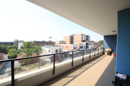 Contemporary Style Apartment - Photo 5