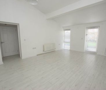 Old Chester Road, Birkenhead - Photo 1