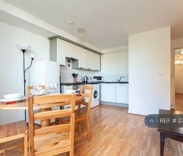 1 bedroom in a flat share to rent - Photo 1