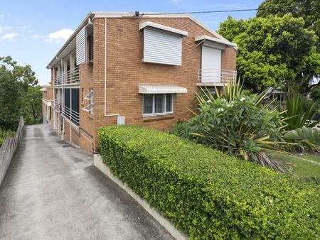 Light-Filled Unit in Prime Annerley Location - Photo 3