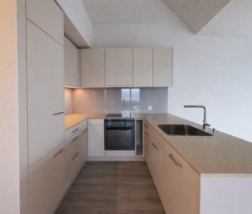 4.5-Zimmer-Dachmaisonettewohnung in Benken - Photo 1