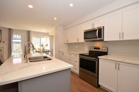 For Lease - 331 PROUD WALK DRIVE Drive, Stittsville - Munster - Richmond, Ontario - Photo 2