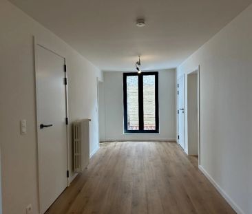 Duplex appartement met vier slaapkamers en ruim terras - Photo 3