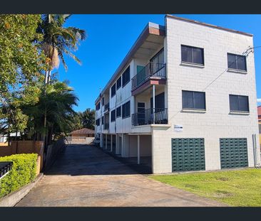 Central One Bedroom Apartment - Water Included! - Photo 5