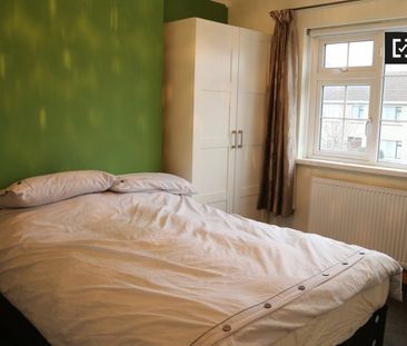 Room in 4-bedroom apartment in North Central Area, Dublin - Photo 4