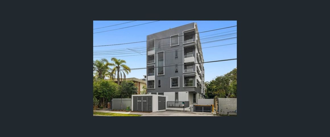 Furnished One-Bedroom Apartment - Photo 1