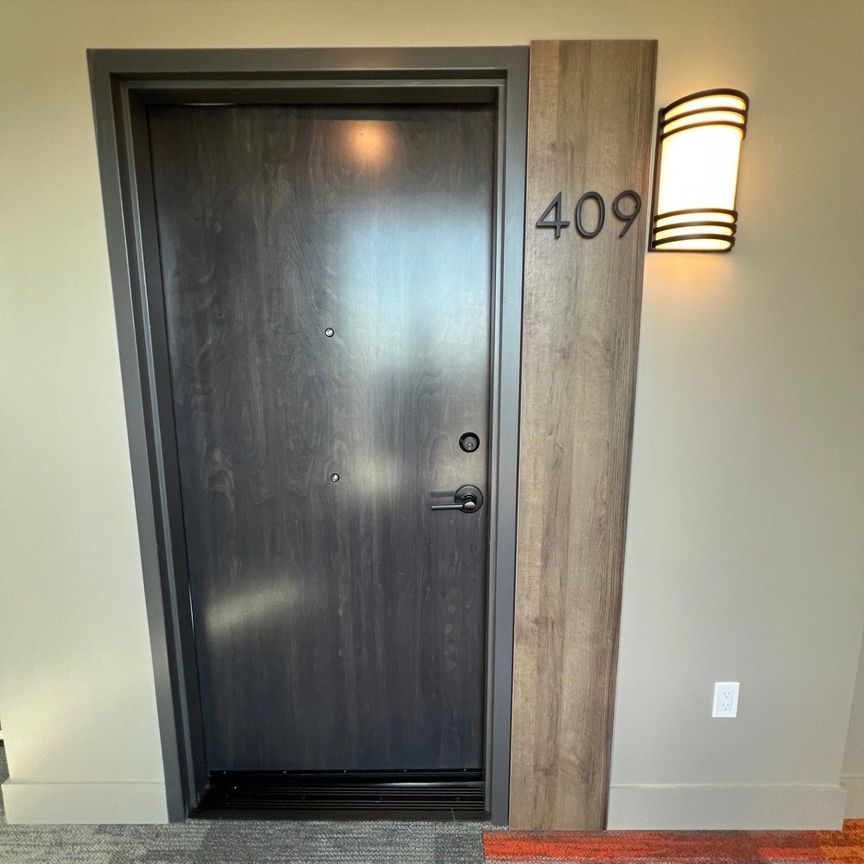 For Lease - 195 Hunter Street Unit# 409, Peterborough Central, Ontario - Photo 1