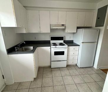 1 CH - 1 SDB - Montréal - $1,200 /mo - Photo 1