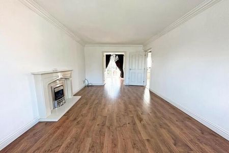 4 bedroom detached house to rent - Photo 2