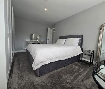 4 bedroom semi-detached house to rent - Photo 6