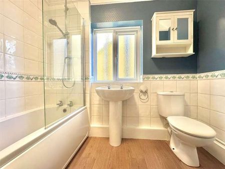 Upper Weybourne Lane, Farnham, Surrey, GU9 - Photo 5