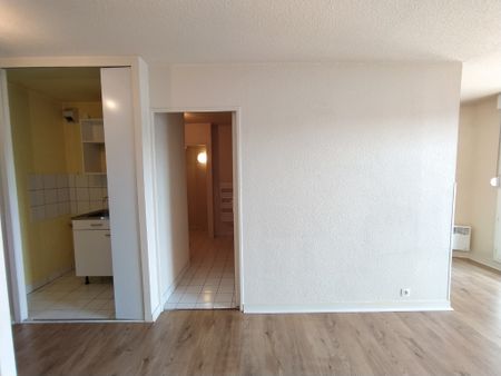 Location Appartement 2 pièces 33m² - Photo 2