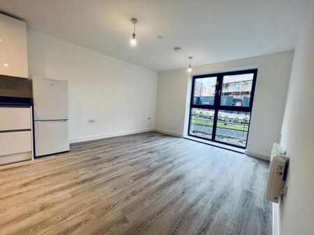 1 bedroom flat to rent - Photo 2
