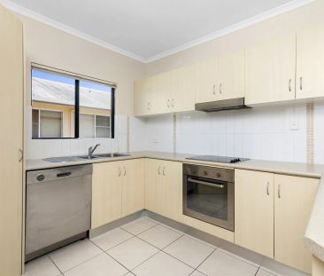 Contemporary living in Trinity Beach - Photo 4