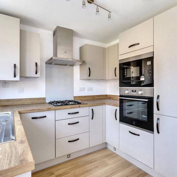 3 bedroom townhouse to rent - Photo 1