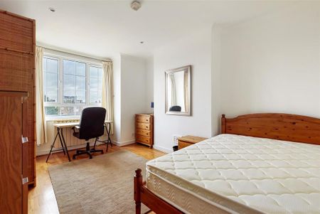 3 bedroom flat to rent - Photo 5