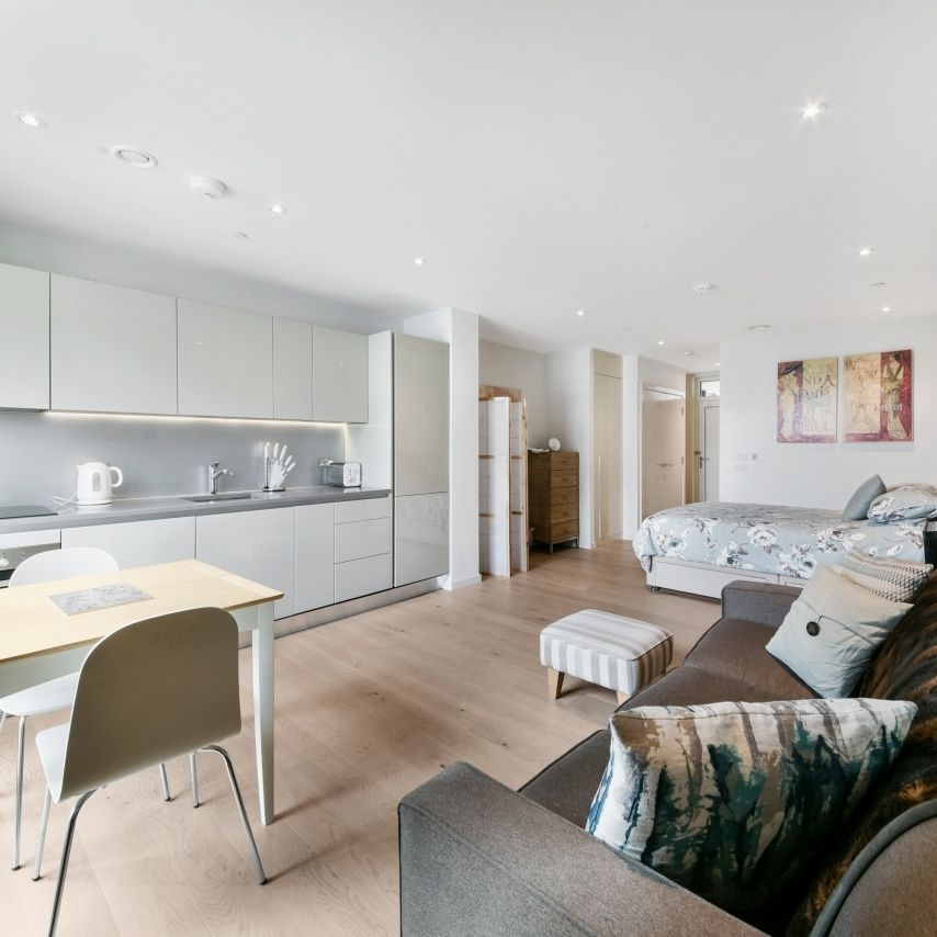 Studio Flat, St. Gabriel Walk, SE1 - Photo 1