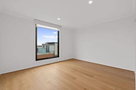 Gorgeous Brand New 4 Bedroom Townhouse in Endeavour Hills - Photo 4