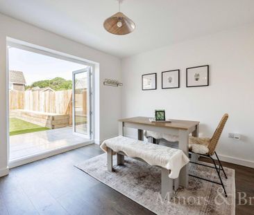 4 bedroom detached house to rent - Photo 3