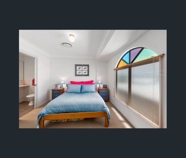Townhouse with Ducted R/C Air Conditioning - Photo 1