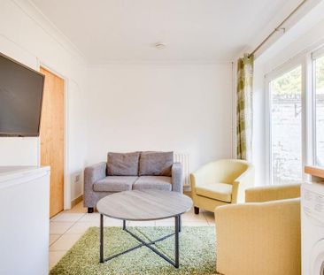 5 bedroom house to rent - Photo 1