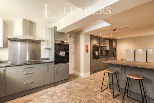 1 bedroom room to rent Langsett Road, Sheffiel - Photo 1