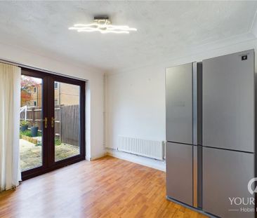 3 bedroom semi-detached house to rent - Photo 3