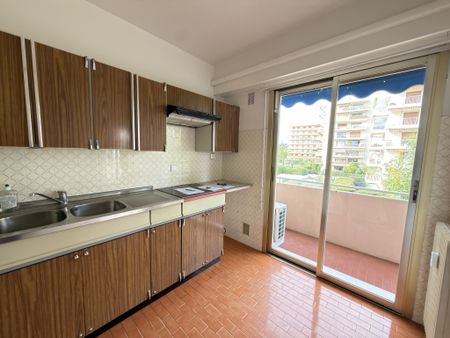 Location Appartement 1 pièce 33m² ANTIBES 06600 - Photo 4