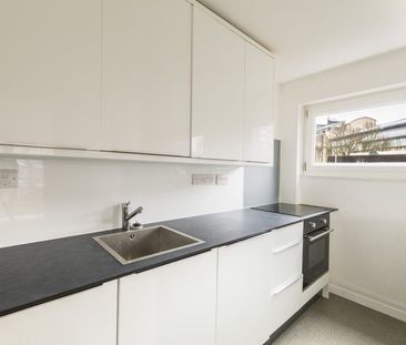 1 Bed Flat - Photo 2