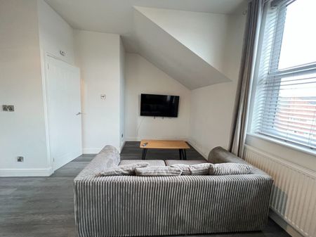 References Pending - 2 bed Apartment - Photo 2