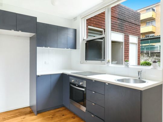 4/46 Cliff Road, WOLLONGONG - Photo 1