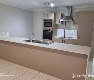 Modern Easy Living in Central Gympie - Photo 2