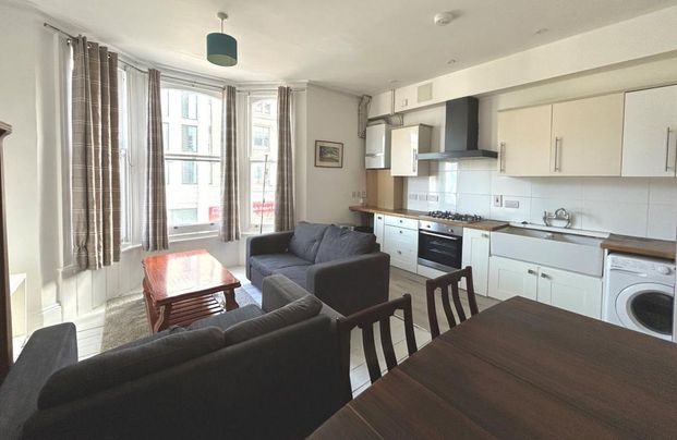 4 bedroom flat to rent - Photo 1
