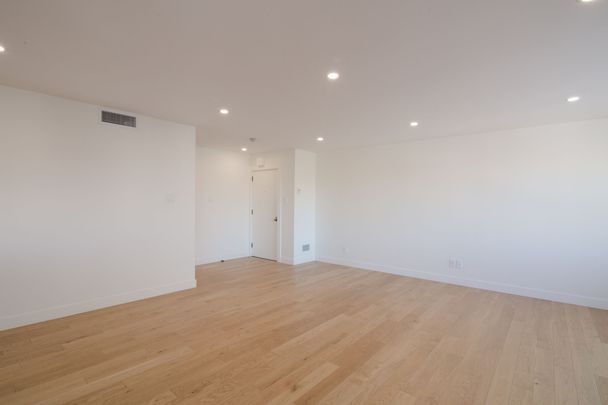 3555 Cote-des-Neiges Road - Photo 1