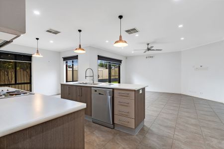 Large Four Bedroom Home With Shed - Photo 4