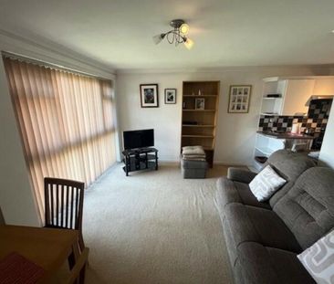 1 Bed Flat, Ashleigh Road, LE3 - Photo 3