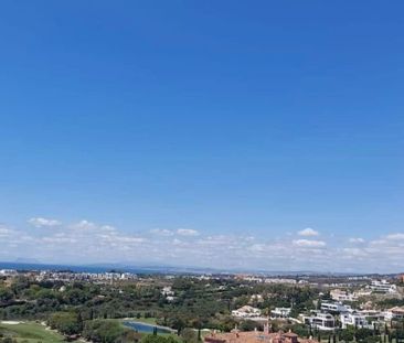 2 bedroom luxury Flat for rent in Benahavís, Andalusia - Photo 1