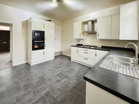 2 bedroom terraced house to rent - Photo 2