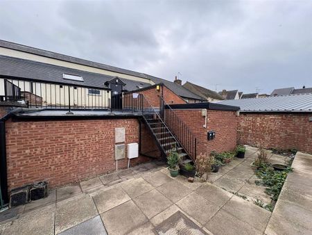 1 bedroom maisonette to rent - Photo 4