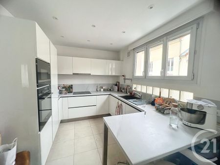 Location Appartement 4 pièces 106m² LA NEUVILLETTE 51100 - Photo 4