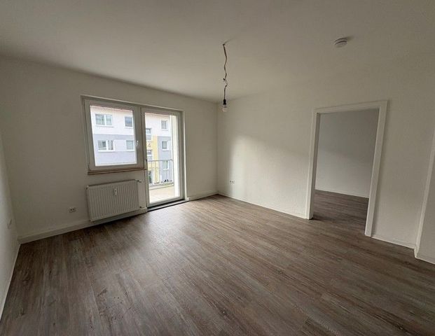 Frisch renoviert & bezugsfertig: Traumhafte 3-Raum-Wohnung wartet auf Sie! - Foto 1