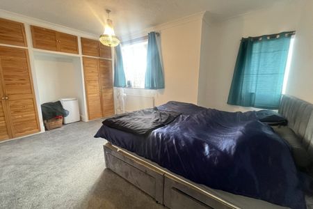 Lowestoft Road - Photo 4