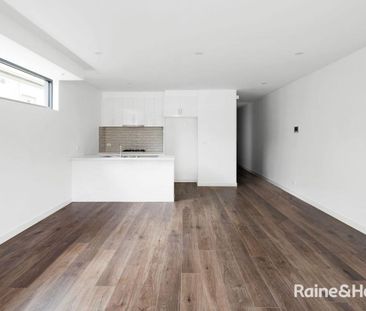2 Bed Apartment In Coveted Pocket! - Photo 3