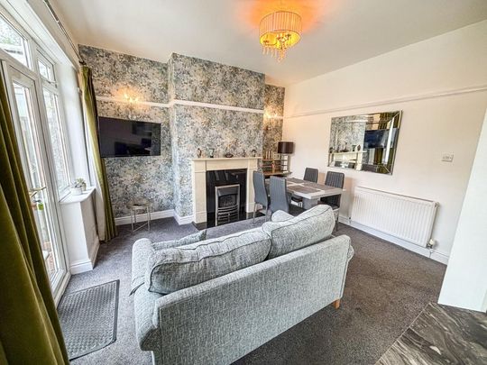 1 bedroom in a house share to rent - Photo 1