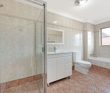 RARE OPPORTUNITY – 3-BEDROOM UNIT IN PRIME POSITION - Photo 2