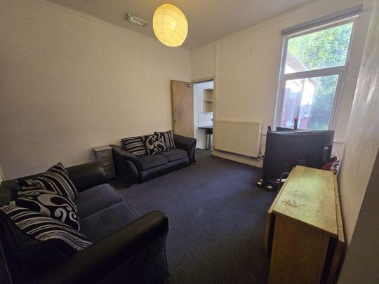 4 bedroom terraced house to rent - Photo 1