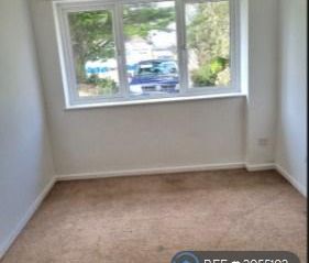 4 bedroom detached house to rent - Photo 3