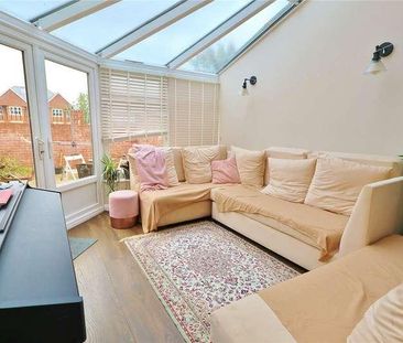 Lavender Road, Woking, Surrey, GU22 - Photo 1