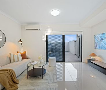 Modern Townhouse with Exceptional Convenience - Photo 1