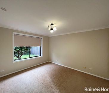 Centrally Located 2 Bedroom Unit - Photo 5